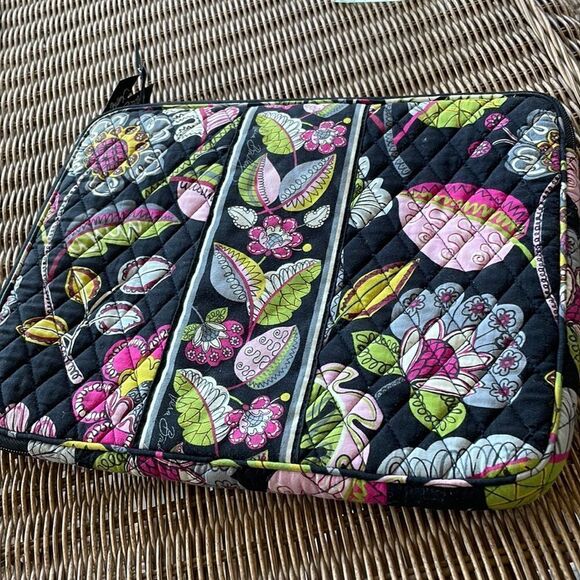 Vera Bradley Moon Blooms Laptop Case - Picture 1 of 7
